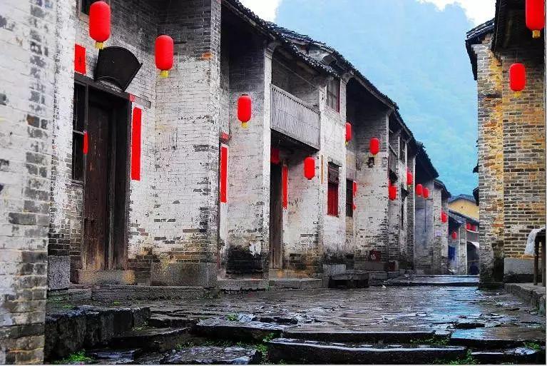 我以前的社保在土旗交的，去年转入呼市，今年又让往回转这是怎么回事？游戏画面